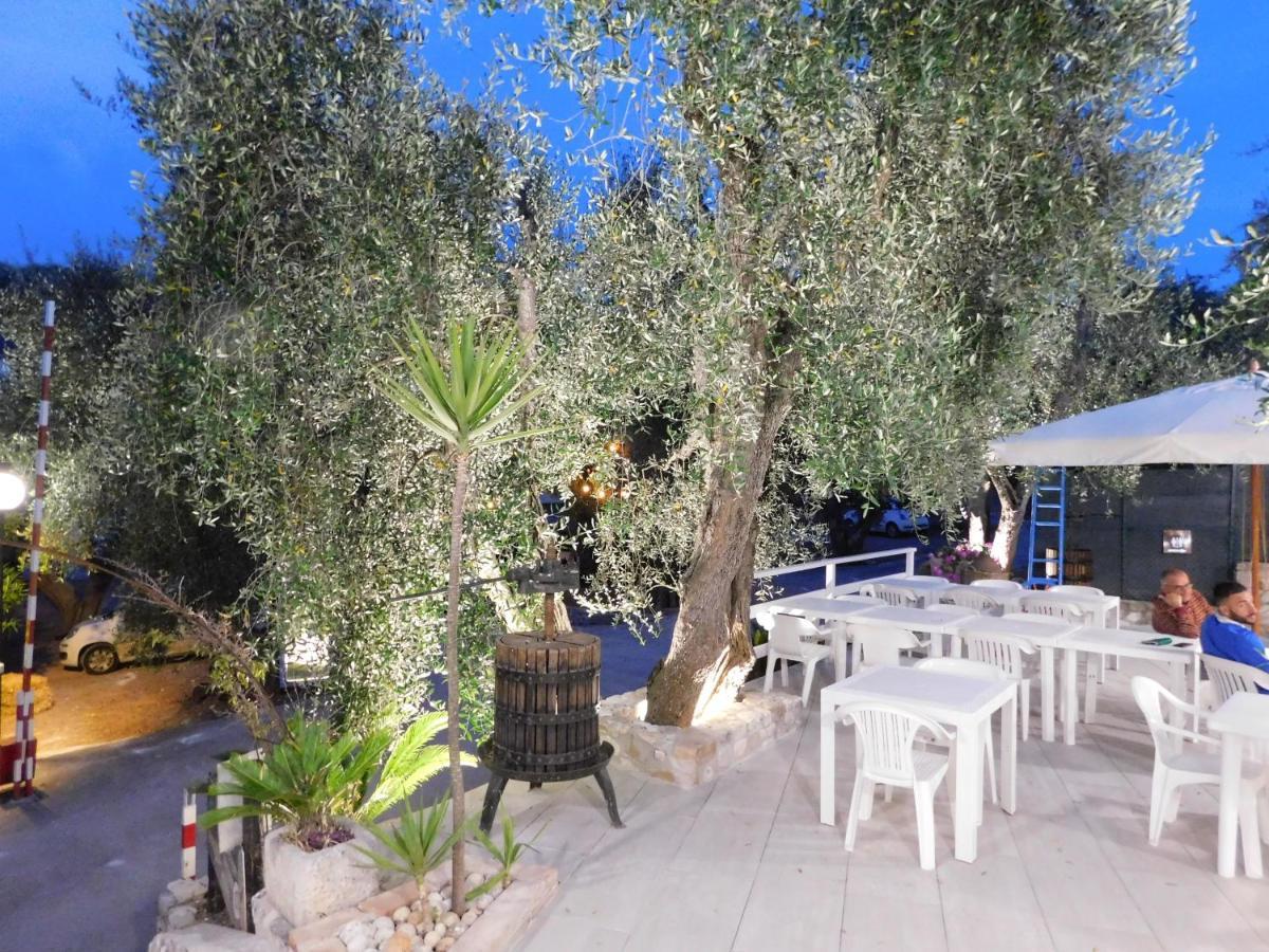 Village Valle D'Oro Aparthotel San Menaio Bagian luar foto
