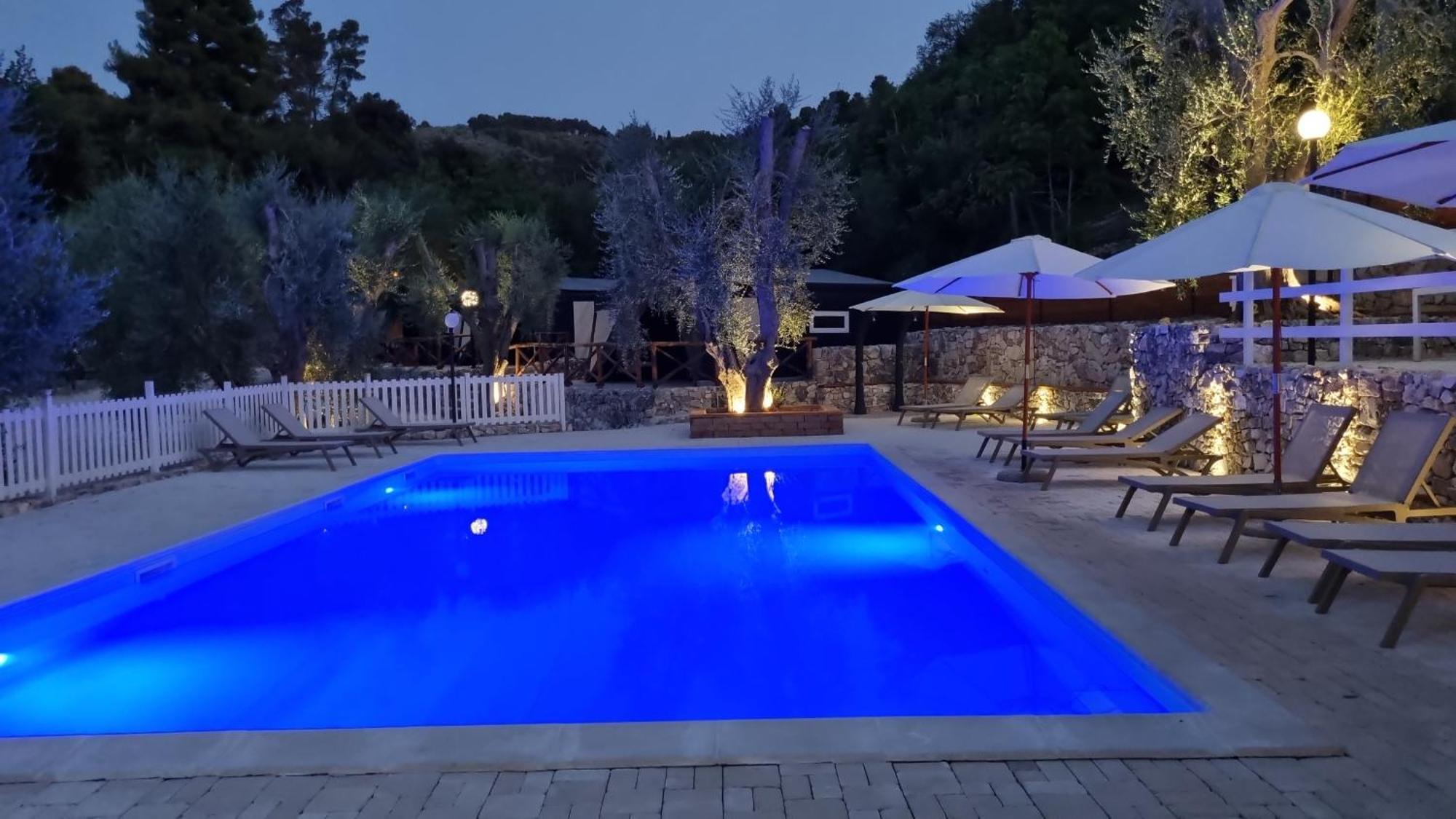 Village Valle D'Oro Aparthotel San Menaio Bagian luar foto