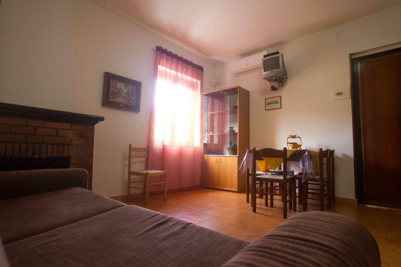 Village Valle D'Oro Aparthotel San Menaio Bagian luar foto